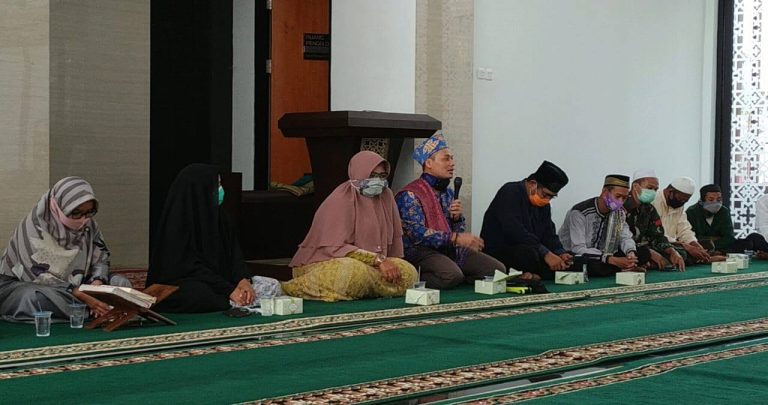 Wabup Hairiah Silaturahmi Dengan Mualaf Sajingan Besar