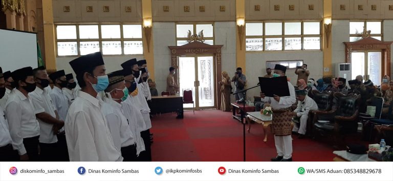 Bupati Sambas Lantik Pengurus DPD-AGPAII Kab. Sambas