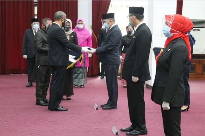 Sutarmidji Lantik Penjabat Sementara Bupati Sambas