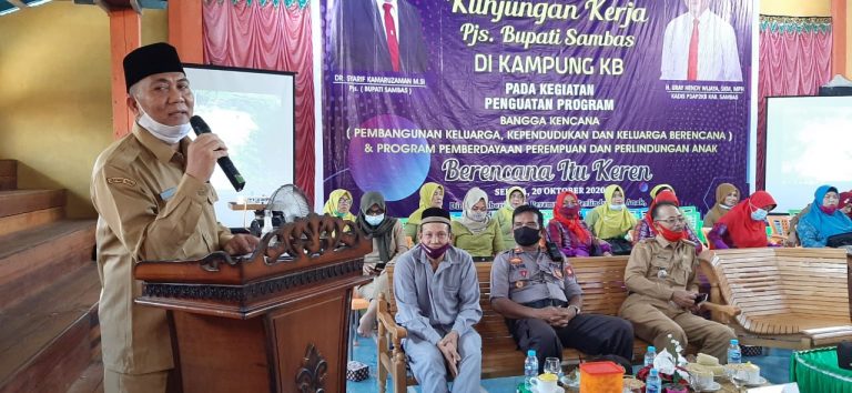 Pjs Bupati Sambas Kunjungi Kampung KB di Desa Ratu Sepudak