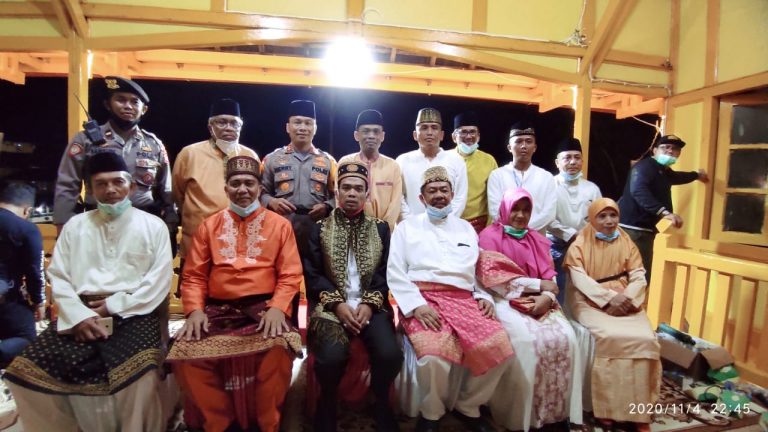 UAS Datang Ke Sambas, Ribuan Masyarakat Banjiri Halaman Istana Alwatzikoebillah