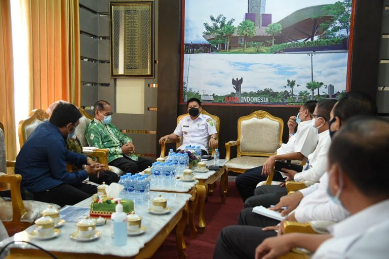 Perkuat Organisasi Masyarakat PKBI Sambas Audiensi dengan Bupati