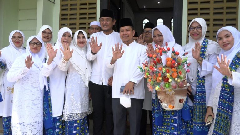 Bupati dan Wabup Sambas Hadiri Acara BKMT Se-Kab. Sambas