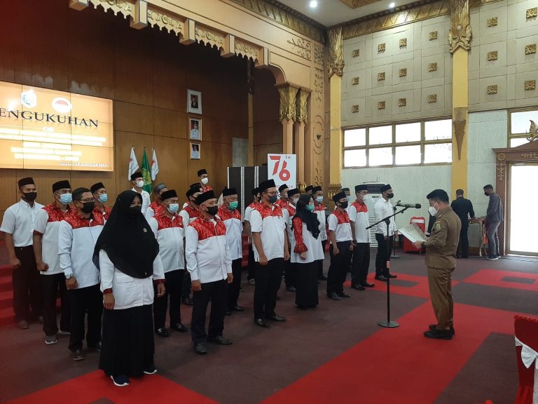 Bupati Satono Kukuhkan Pengurus BPD Kab. Sambas Periode 2022-2026