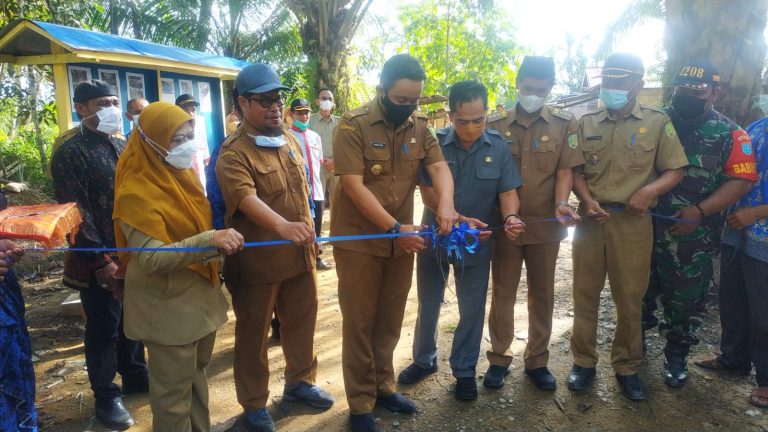 Wabup Resmikan Pamsimas III dan Pasminumas Desa Segarau Parit