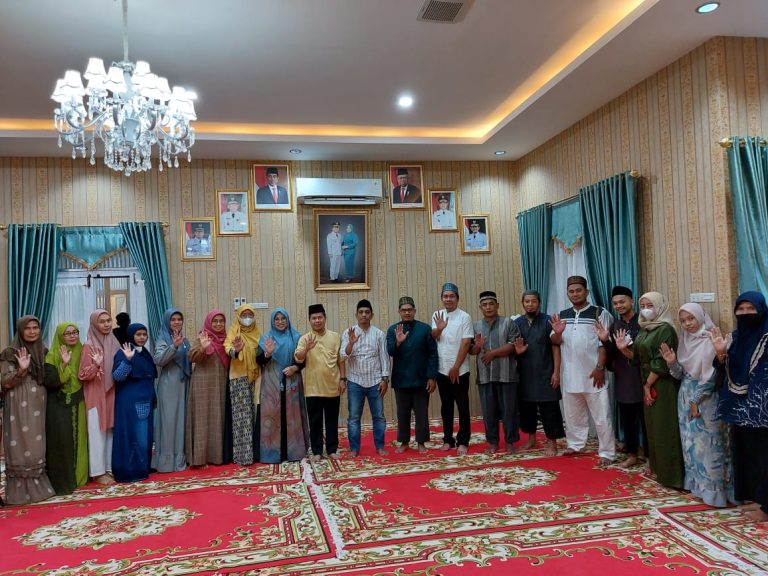 Buka Puasa Bersama Dekranasda dan Bupati Sambas