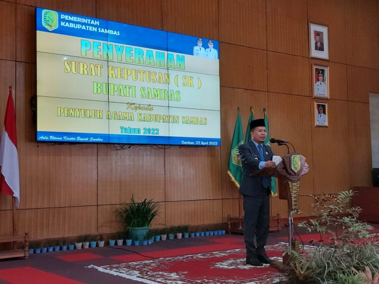 Sebanyak 59 Penyuluh Agama Menerima SK Bupati Sambas