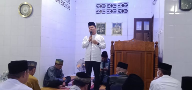 Safari Ramadhan Gersik, Bupati Berbangga Dengan Masyarakat Kec. Semparuk