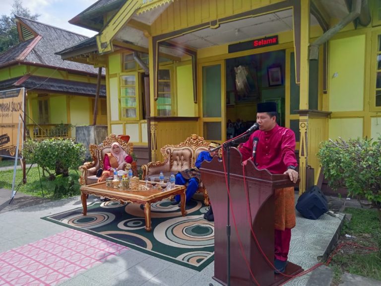 Tumpahan Salok Orang Sambas