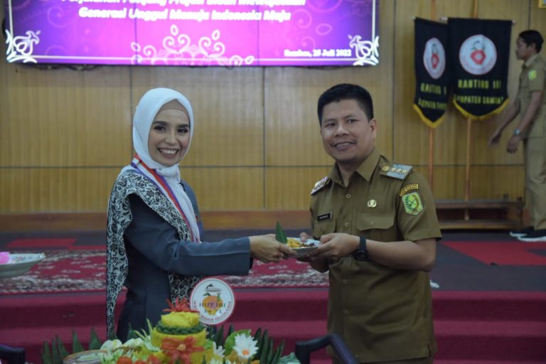 Bupati Satono Apresiasi Para Bidan Yang Bekerja Dengan Ikhlas