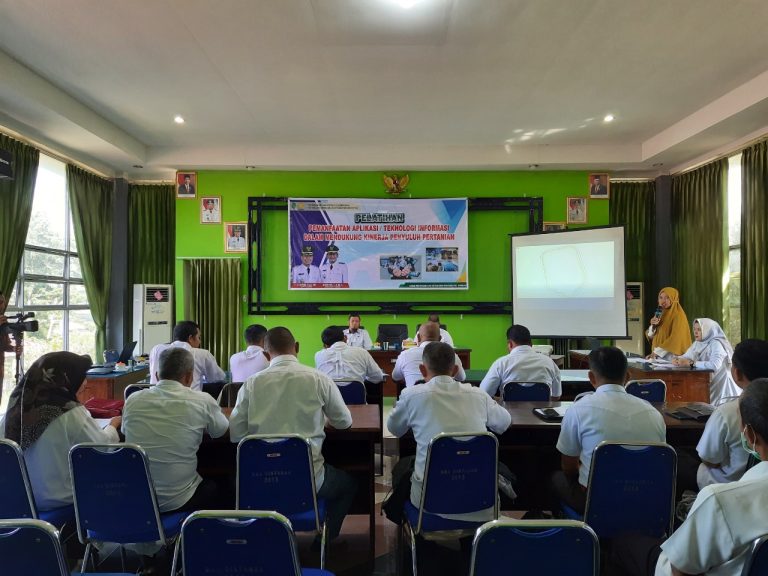 Pemanfaatan Teknologi Informasi Dalam Mendukung Penyuluh Pertanian Kab. Sambas