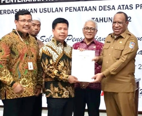 Bupati Satono Terima Kode Wilayah 2 Desa Definitif Pemekaran Baru Kab Sambas