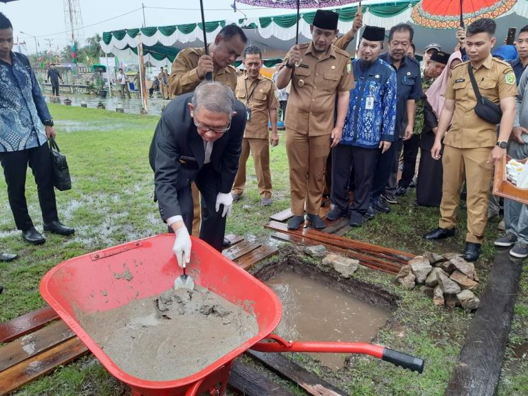 Peletakan Batu Pertama Masjid Besar Nurrahman Kecamatan Sebawi