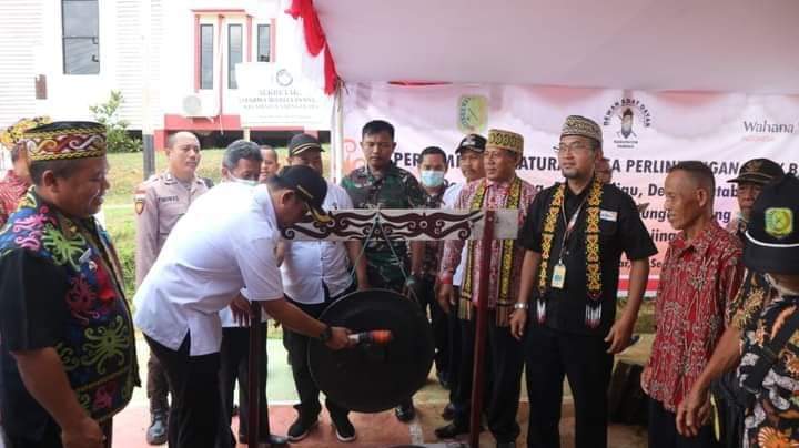 Wabup Rofi Apresiasi Inisiatif 5 Desa Sajingan Besar Terapkan Perdes Perlindungan Anak Berbasis Adat