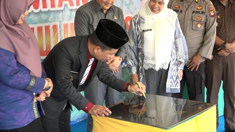 Bupati Sambas Satono Resmikan 2 Desa Baru Kecamatan Subah