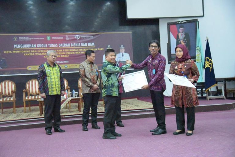 Pemda Sambas Raih Penghargaan nilai tertinggi dalam capaian aksi HAM 2022