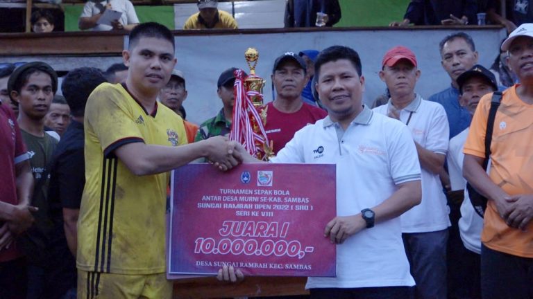 Bupati Satono Tutup Turnamen Sepak Bola Sui Rambah Open Seri VIII Tahun 2022