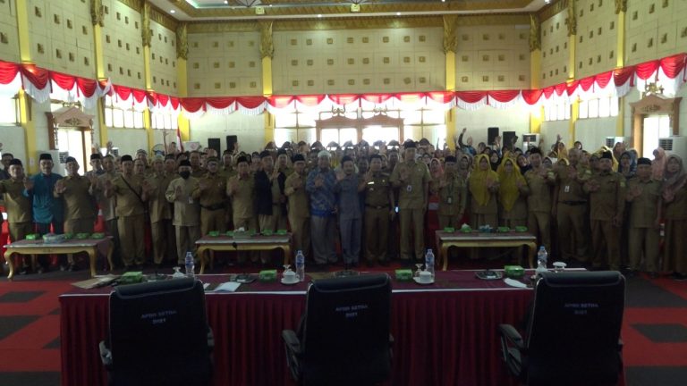 Bupati Satono Komitmen Akan Memperhatikan Guru Agama Islam di Kab. Sambas