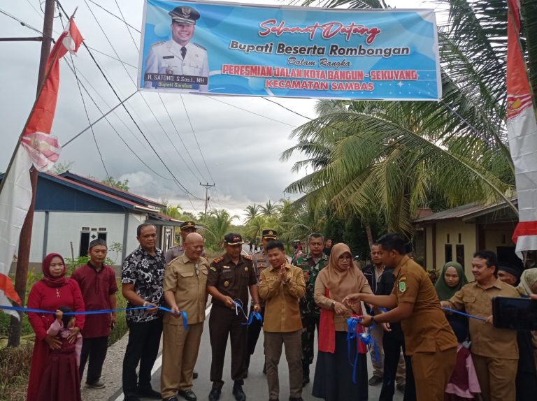 RESMIKAN JALAN KOTA BANGUN – SEKUYANG, BUPATI SATONO PINTA UNTUK DIJAGA