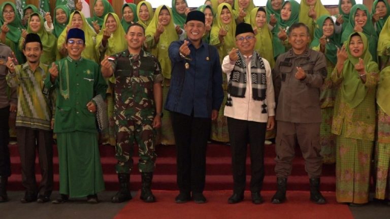 HADIRI KONFERCAB MUSLIMAT NU, WABUP ROFI HARAP MUSLIMAT NU BERKONTRIBUSI AKTIF