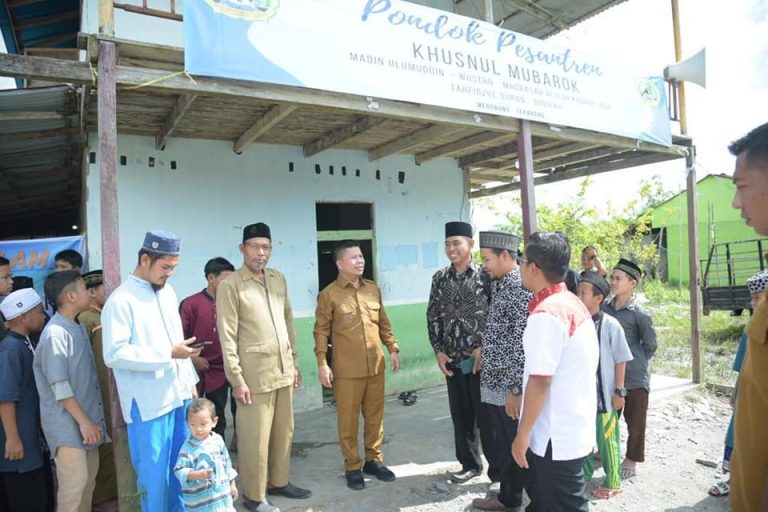 Bupati Satono Kunjungi Pontren Khusnul Mubarok Kecamatan Tekarang