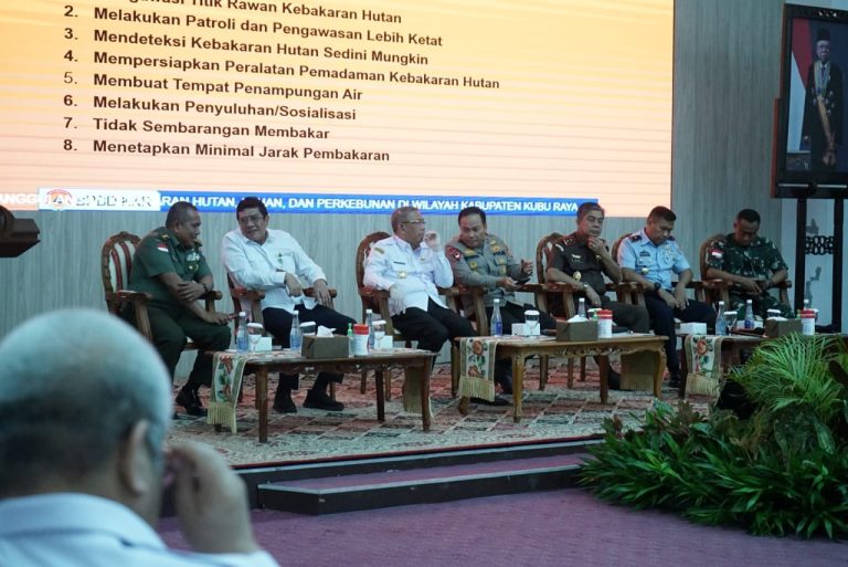 Pemda Sambas Ikuti Rakorsus Upaya Pencegahan dan Penanggulangan Kebakaran Hutan dan Lahan di Provinsi Kalbar