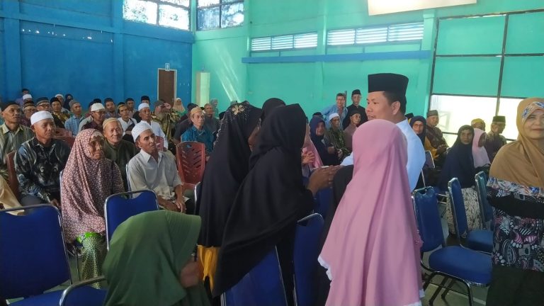 Bupati Satono Silaturahmi Bersama Imam Mesjid, Amilin, Guru Ngaji Dan Pengurus Jenazah Kec. Teluk Keramat, Paloh dan Tangaran