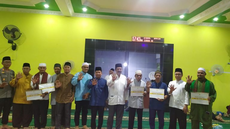 Bupati Satono Pimpin Safari Ramadhan Ke 12  Desa Merubung Kecamatan Tekarang