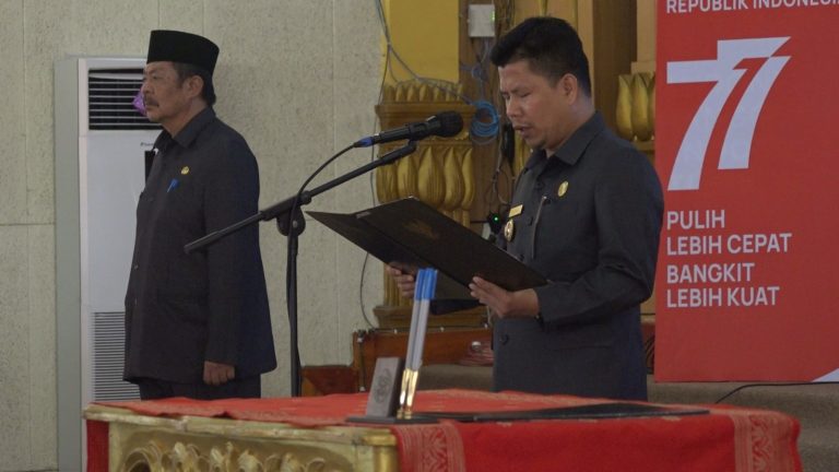 Sebanyak 142 PNS Dilantik Dan Diambil Sumpah Janji Jabatan Oleh Bupati Sambas Satono