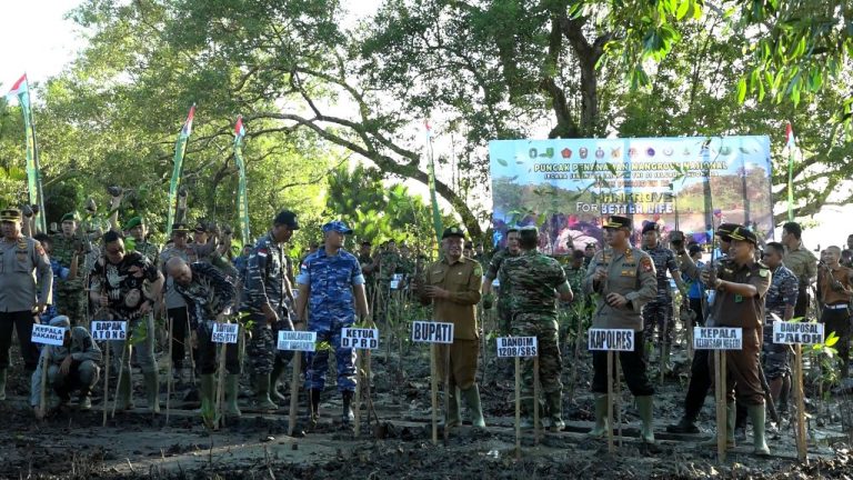 Dandim 1208 Sambas Pimpin Penanaman Mangrove Nasional Di Kabupaten Sambas