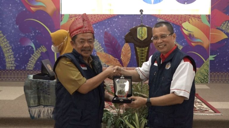 Sekda Sambas Sambut Baik Penerimaan Mahasiswa KKN Kebangsaan, Ferry Madagaskar : Sambas Aman, Masyarakatnya Baik dan Ramah