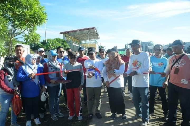 Alumni SMK Luar Biasa” Apresiasi Bupati Satono Saat Hadiri Reuni SMEA / SMKN