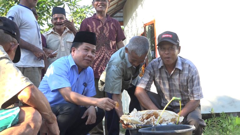 Masyarakat Setalik Sambut Hangat Silaturahmi Bersama Bupati Sambas Satono