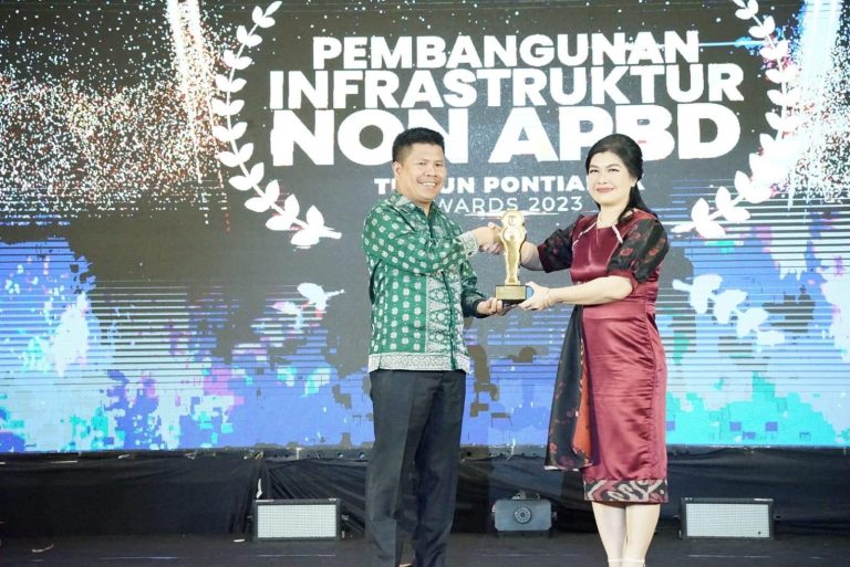 Apresiasi Pembangunan Infrastruktur Non APBD, Bupati Satono Terima Tribun Awards 2023