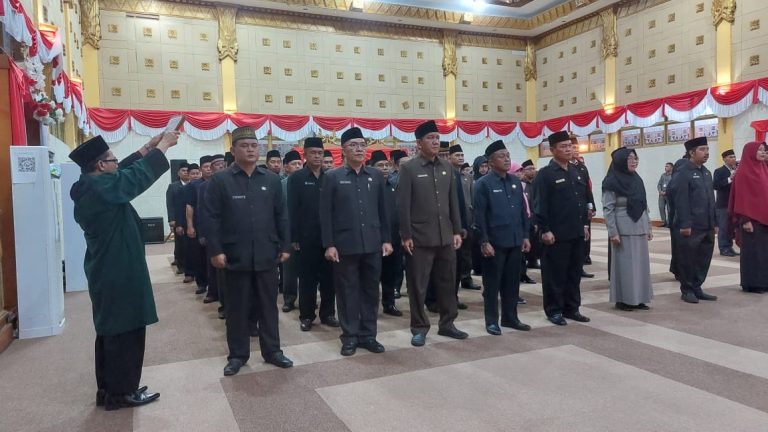 Bupati Sambas Satono Lantik 89 Pejabat Pengawas dan Administrator