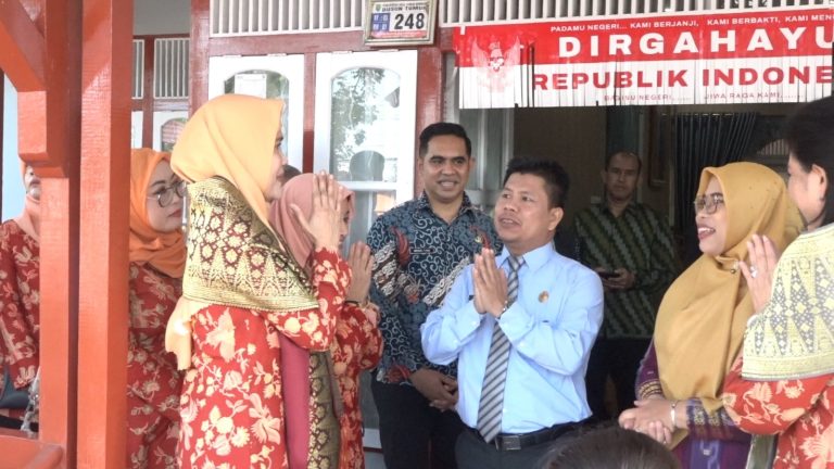 Bupati Satono Beserta Isteri Sambut Kedatangan Ketua DWP BNPP RI