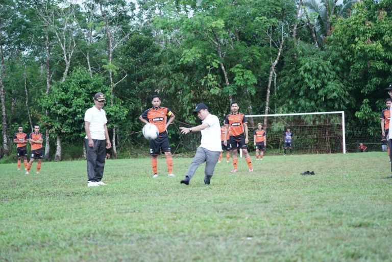 Buka Sepakbola Bupati Cup Galing, Bupati Satono Ingin Bibit Sepakbola Lahir Sejak Dini