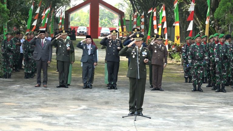 Bupati Satono Ikuti Upacara Tabur Bunga Peringati HUT TNI ke 78