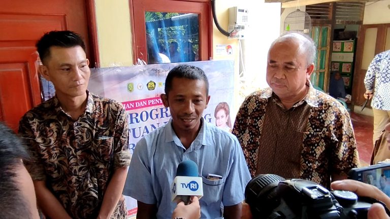 Pasang Baru Bantuan Listrik di Tebas Sasar 124 Penerima, Warga : Sangat Bermanfaat Untuk Kami