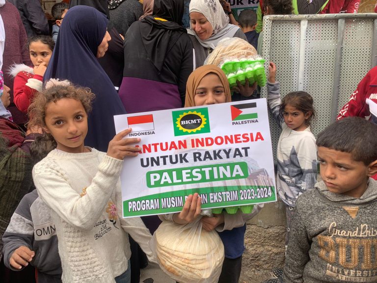 Bantuan Kemanusian BKMT Kabupaten Sambas kepada Saudara di Gaza,Palestina