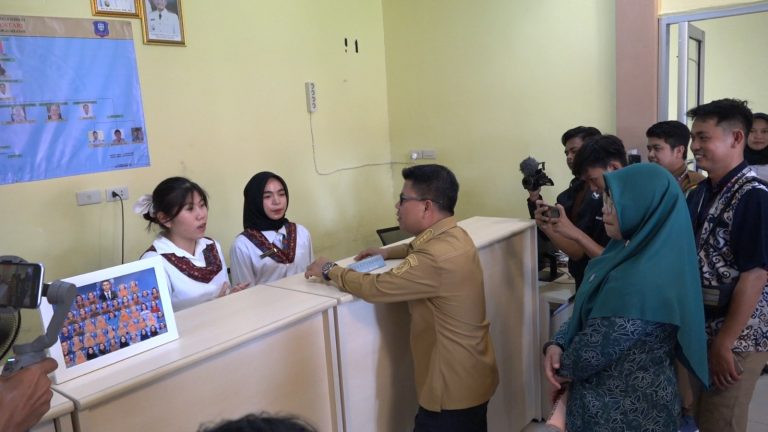Bupati Satono Terkesima Saat Tinjau RPS SMKN Jawai Selatan