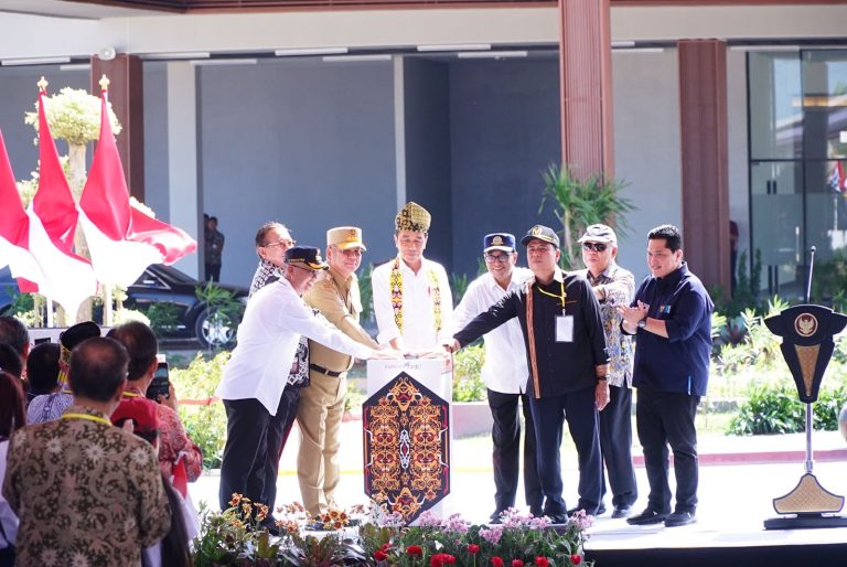 Hadiri Peresmian Bandara Singkawang oleh Presiden, Bupati Satono : ini menjadi semangat dan harapan baru bagi kita di Sambas