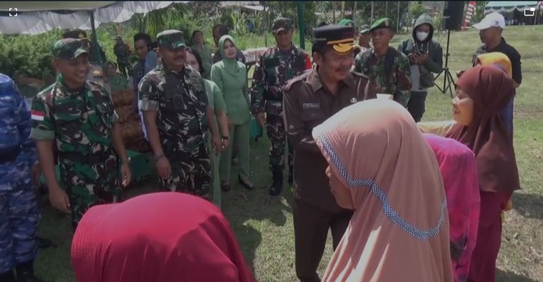 Hadiri Penutupan TMMD Regtas 119 Mekar Jaya, Sekretaris Daerah Sambas Puji Prestasi Kodim 1208 Sambas