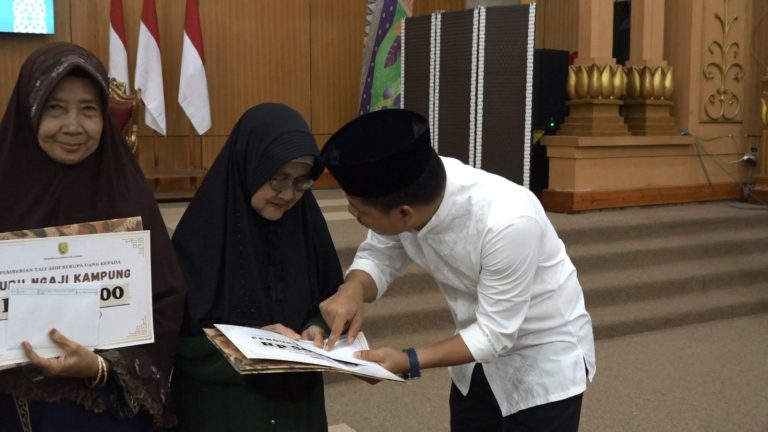 Bupati Satono Apresiasi Penghapal Al-Qur’an Dengan Umrah, Bukti Komitmen Satono Bangun Ummat Islam