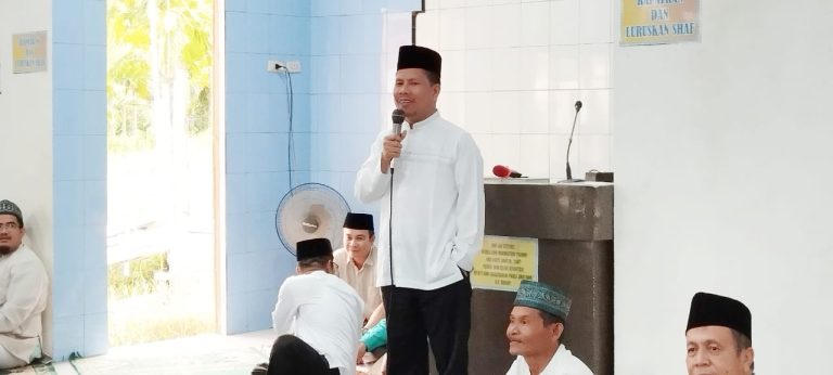 Safari Ramadhan 1445 H di Desa Lela Kecamatan Teluk Keramat, Bupati Satono bangga pesatnya Pembangunan Teluk Keramat.
