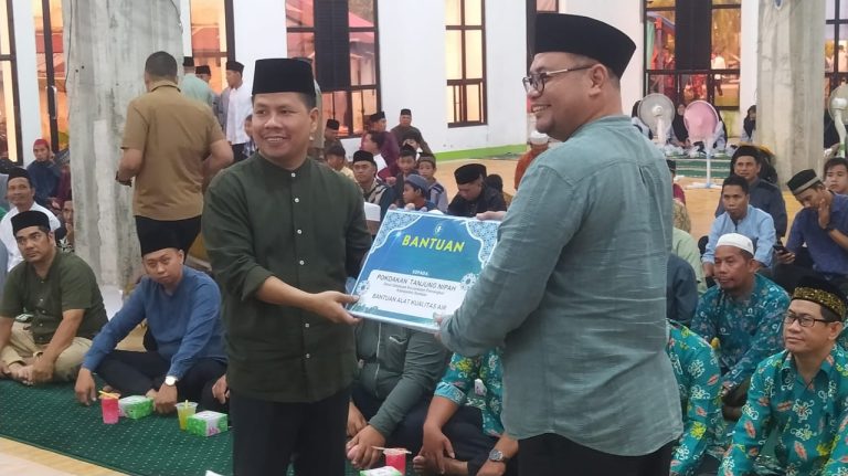 Safari Ramadhan di Semparuk bersamaan Tim Provinsi, Bupati Sampaikan agar Provinsi berikan Atensi Pembangunan di Kabupaten Sambas