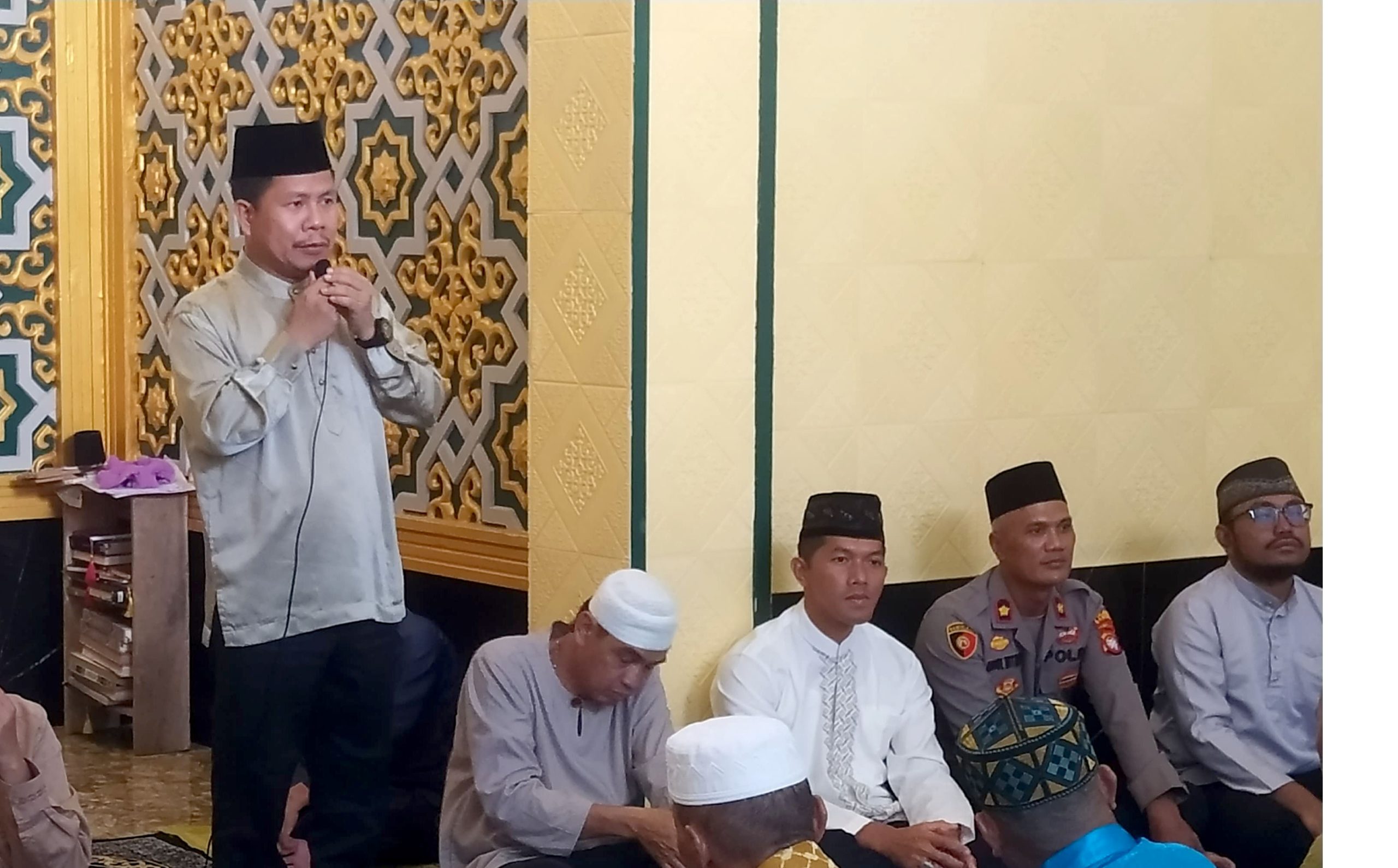 Optimalkan Ramadhan, Bupati Satono Silaturahmi Sambil Tebar Bantuan Untuk Masyarakat Sebawi