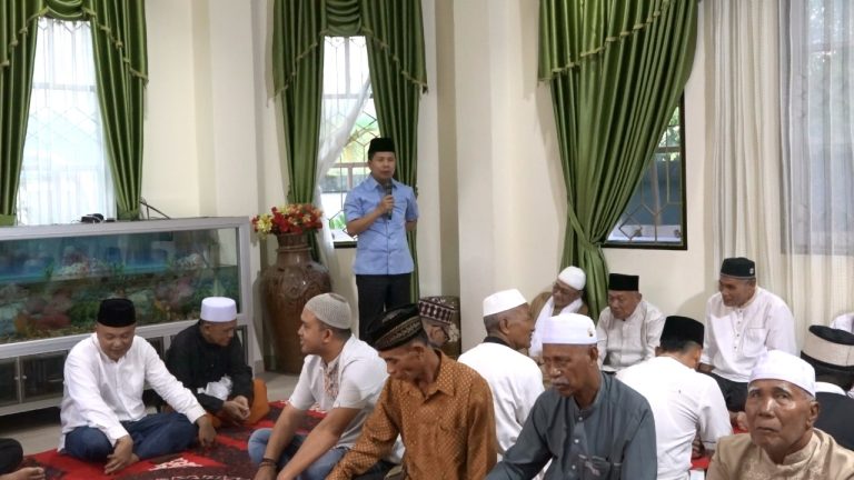 Bupati Satono Ikut Kegiatan Buka Bersama di Kediaman Guntur