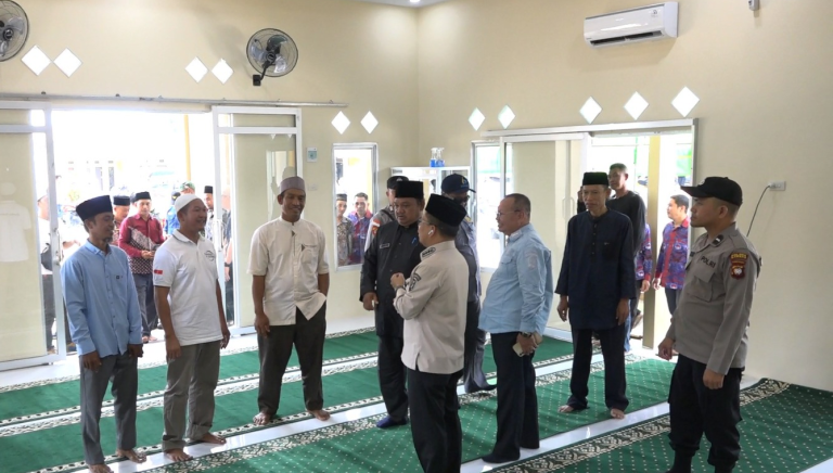 Diresmikan Bupati Satono, Bahagia Ketika Pantau Kondisi Bangunan Surau Al-Hakim