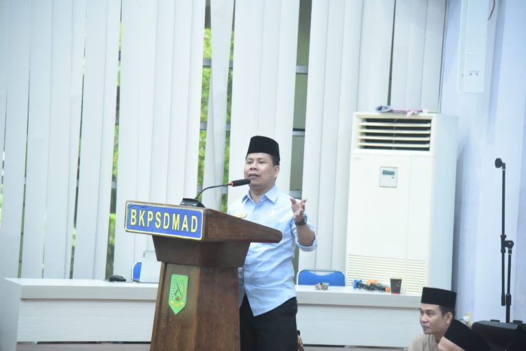 Bupati Satono Berpesan Agar CJH 2025 Untuk Rutin Cek Kesehata